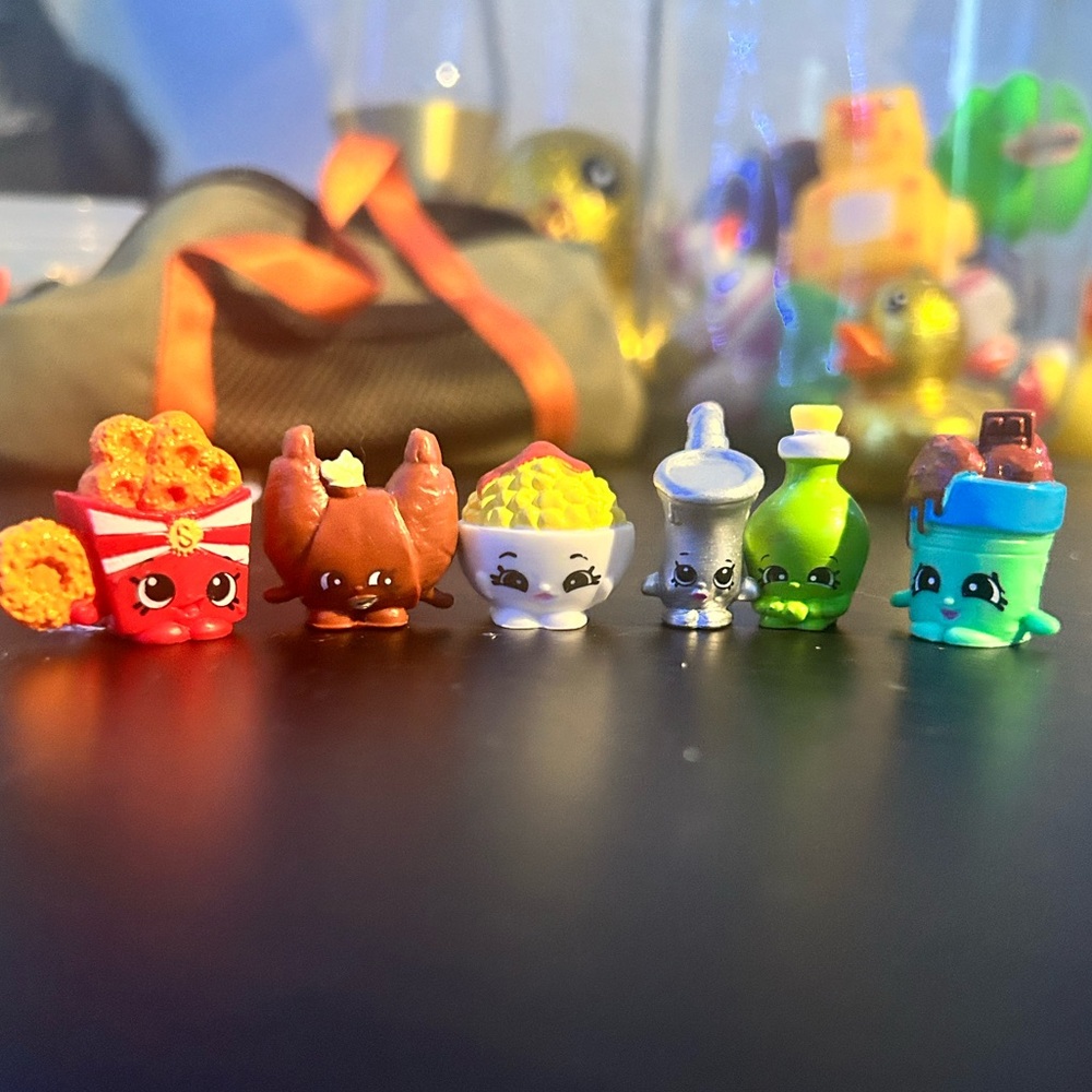 lot of 6: various seasons shopkins